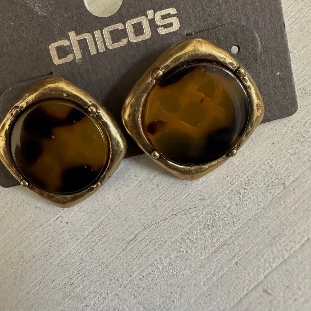 Chico’s Sienna post gold tone leopard earrings
